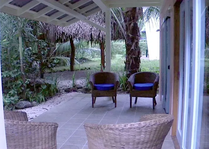 Paradise Lodge *