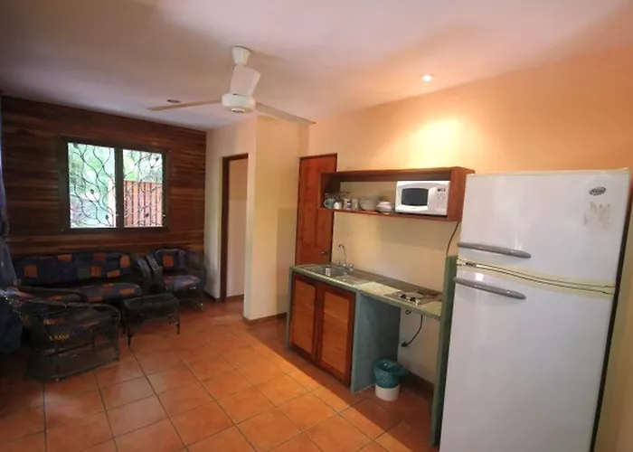 Paradise Lodge *