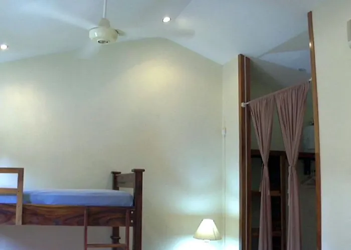 Paradise Lodge *