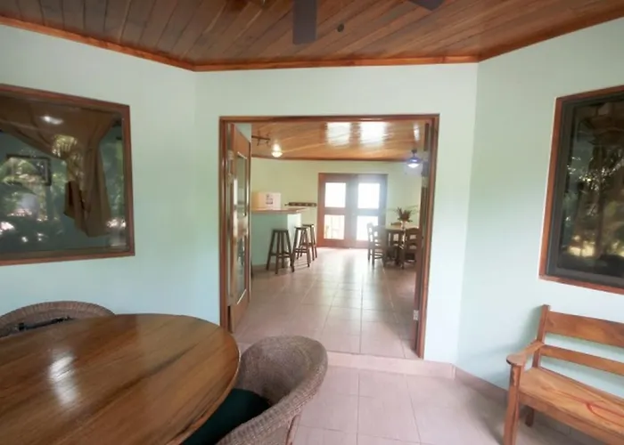Paradise Lodge